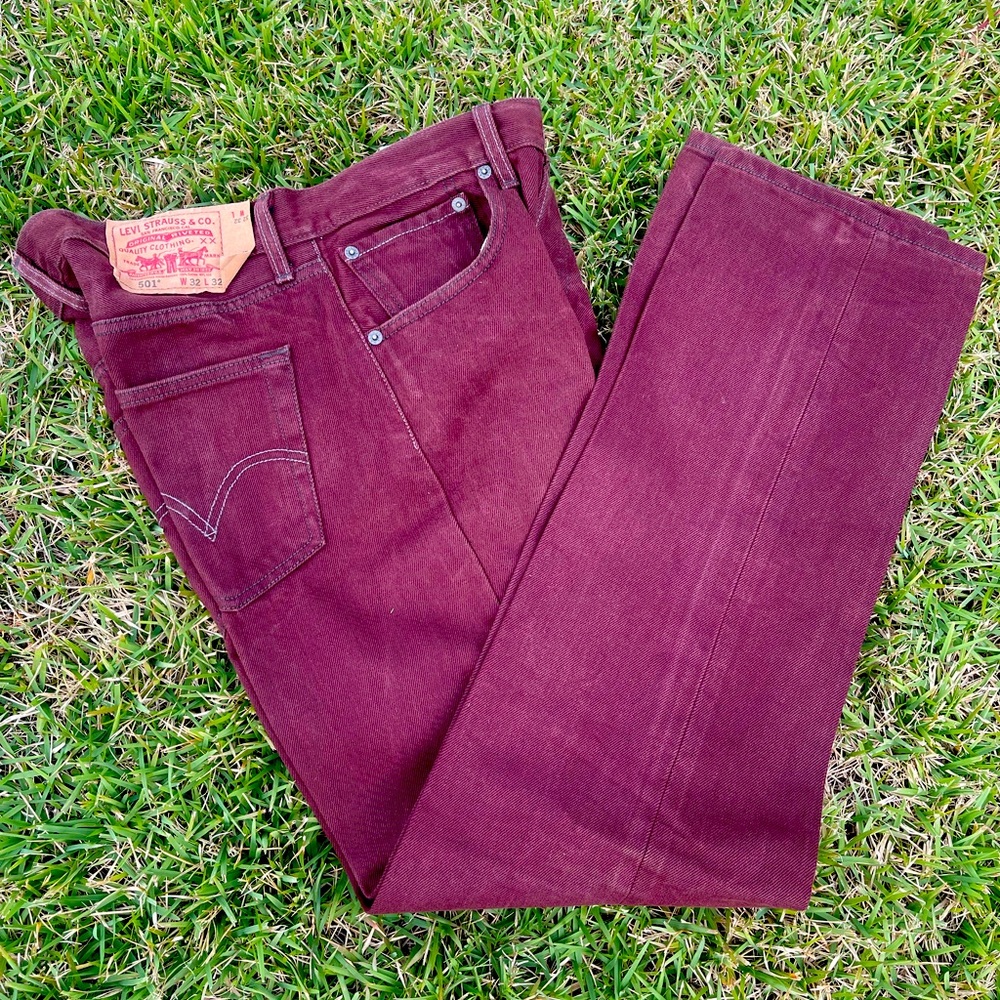 Levi’s men 501 straight leg button fly (maroon)
